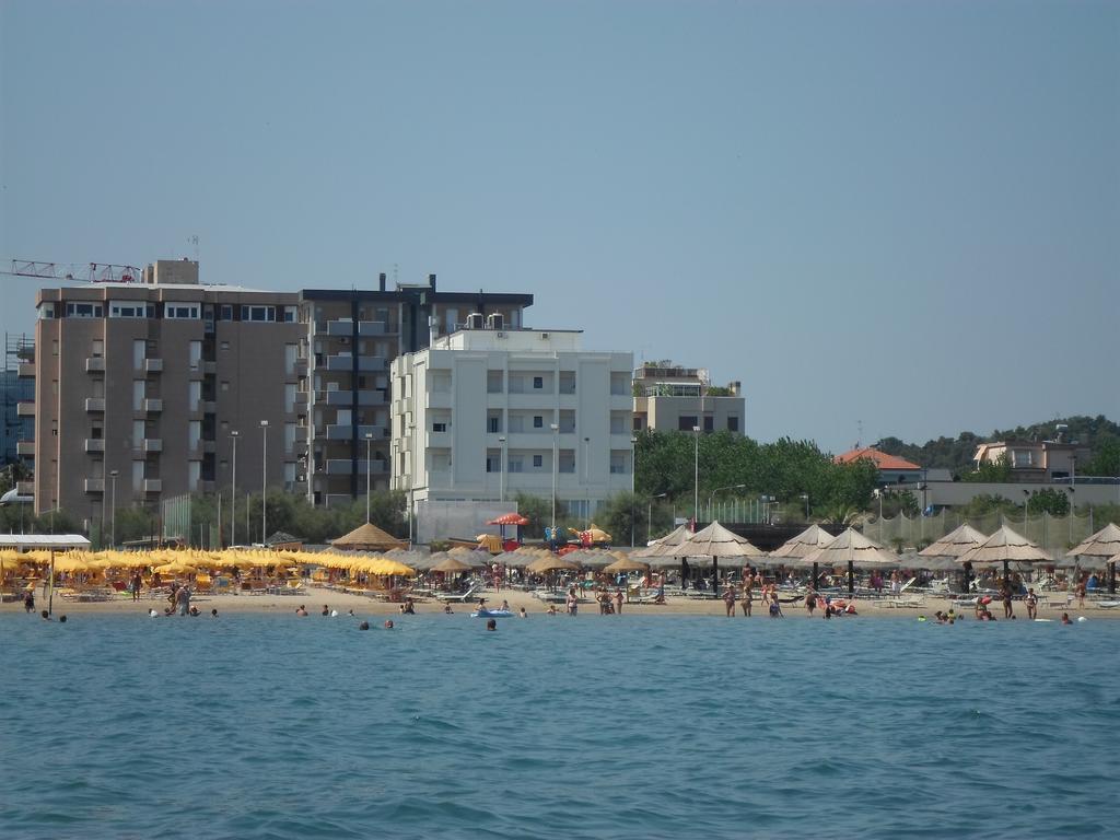 Hotel Mare Pesaro Eksteriør bilde